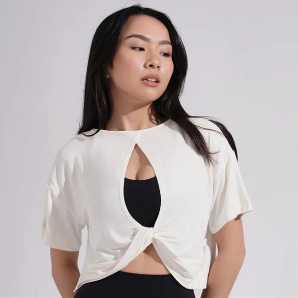 Buffbunny Rain Forest Crop. Ivory M NWT